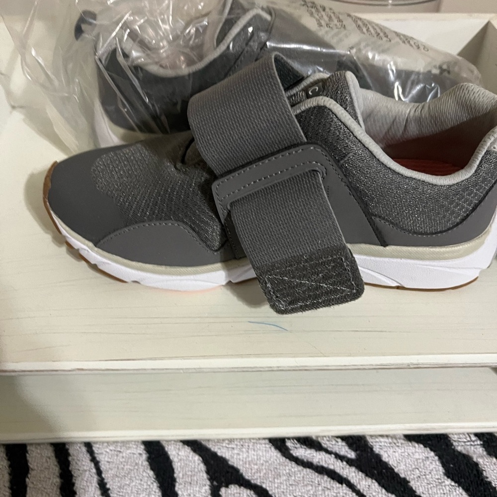 Women’s Grey Sneakers with Velcro Fasteners